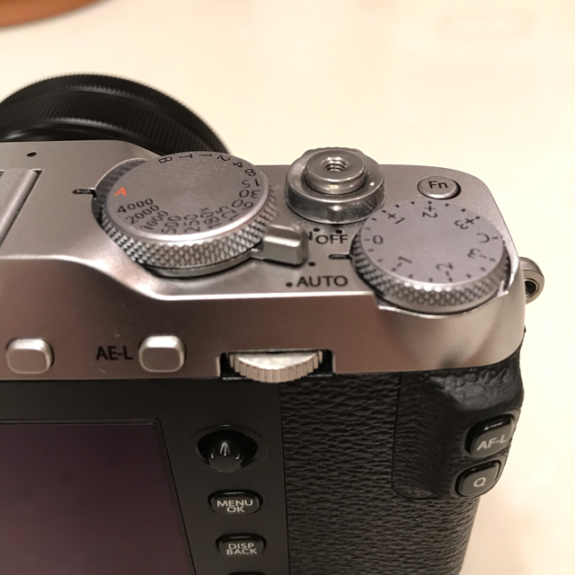 富士フイルム(フジフイルム)のFUJIFILM X-E3ボディ＋XC15-45mmF3.5-5.6のセット スマホ/家電/カメラのカメラ(ミラーレス一眼)の商品写真