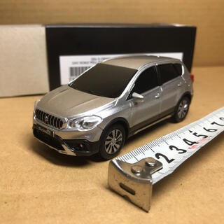 スズキ(スズキ)のスズキ純正　1/43 SX4 Sクロス　シルバーメタリック プルバックミニカー (ミニカー)