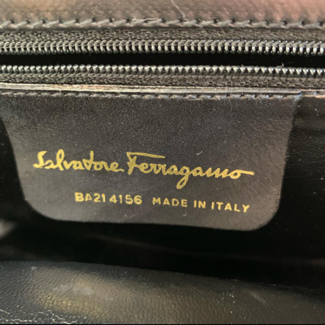 Salvatore Ferragamo(サルヴァトーレフェラガモ)のフェラガモ　チェーンバッグ　ショルダー レディースのバッグ(ショルダーバッグ)の商品写真