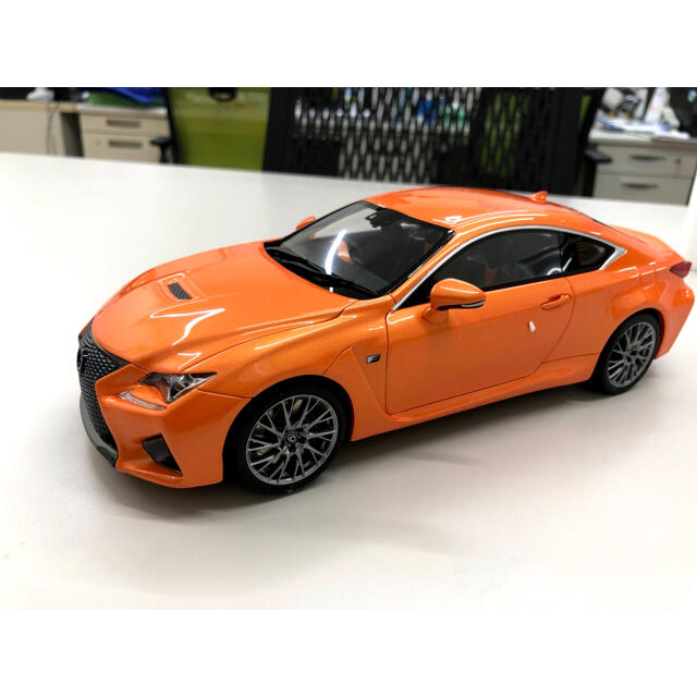 レクサス　rcf 京商　美品　LEXUS エンタメ/ホビーのおもちゃ/ぬいぐるみ(ミニカー)の商品写真