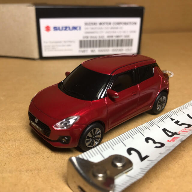 スズキ純正　USB Stick(4G) 新型スイフト　レッド　ミニカー