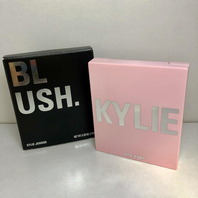 Kylie Cosmetics(カイリーコスメティックス)の【Kirbyさん専用】KYLIE COSMETICS BLUSH チーク コスメ/美容のベースメイク/化粧品(チーク)の商品写真