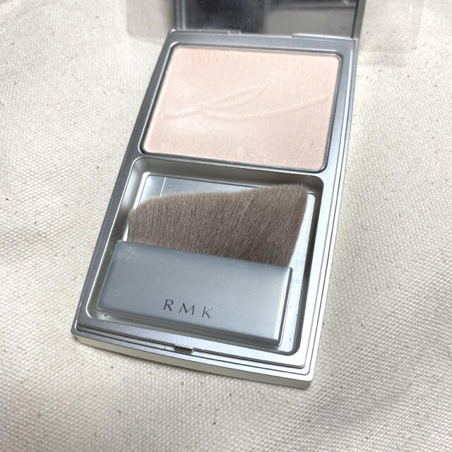 RMK(アールエムケー)のRMK シルクフィットパウダー コスメ/美容のベースメイク/化粧品(フェイスパウダー)の商品写真