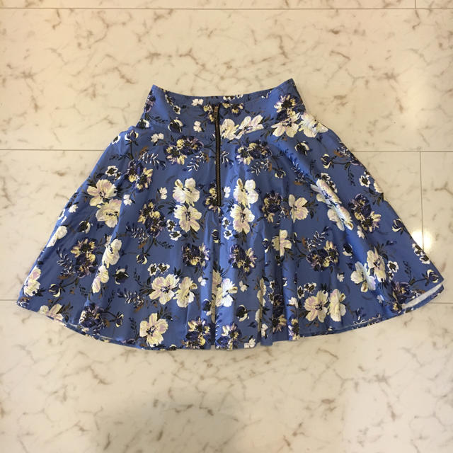 titty&co(ティティアンドコー)のフラワースカート レディースのスカート(ひざ丈スカート)の商品写真