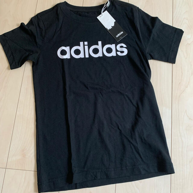 adidas(アディダス)のアディダス　キッズ　Tシャツ　140 キッズ/ベビー/マタニティのキッズ服男の子用(90cm~)(Tシャツ/カットソー)の商品写真