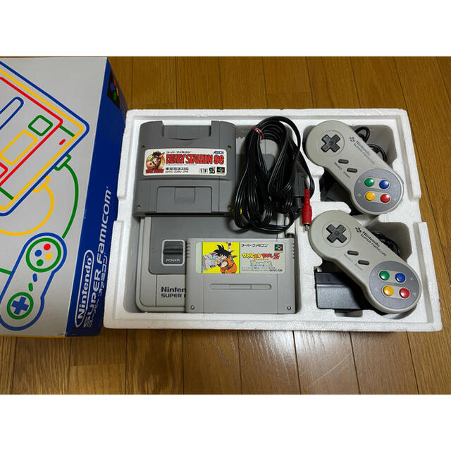 スーパーファミコン(スーパーファミコン)のNintendo SHVC-001 スーパーファミコン　ソフト付き エンタメ/ホビーのゲームソフト/ゲーム機本体(家庭用ゲーム機本体)の商品写真