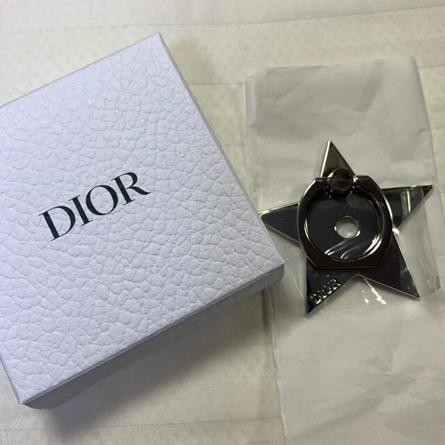 Christian Dior(クリスチャンディオール)のDIOR スマホリング スマホ/家電/カメラのスマホアクセサリー(iPhoneケース)の商品写真