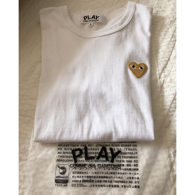 COMME des GARCONS(コムデギャルソン)のプレイ　コムデギャルソン　ゴールドハート　白Tシャツ レディースのトップス(Tシャツ(半袖/袖なし))の商品写真