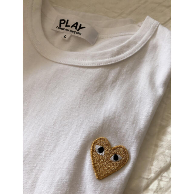 COMME des GARCONS(コムデギャルソン)のプレイ　コムデギャルソン　ゴールドハート　白Tシャツ レディースのトップス(Tシャツ(半袖/袖なし))の商品写真