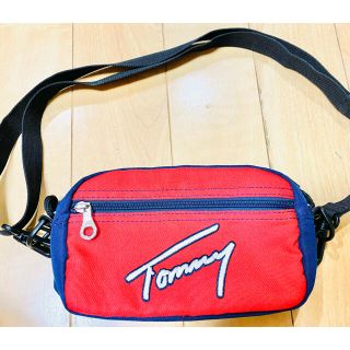 トミーヒルフィガー(TOMMY HILFIGER)のtommyショルダーポーチレッドアンドネイビー4025810(ショルダーバッグ)