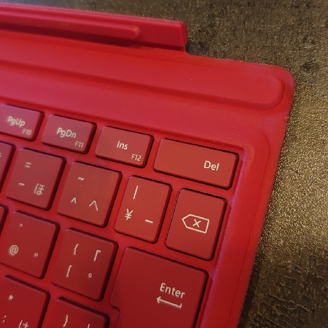 Microsoft(マイクロソフト)のMicrosoft Surface pro type cover Red スマホ/家電/カメラのPC/タブレット(PC周辺機器)の商品写真