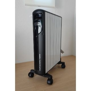 デロンギ(DeLonghi)のデロンギ マルチダイナミックヒーター MDH15-BK　トップハンガー付属(オイルヒーター)