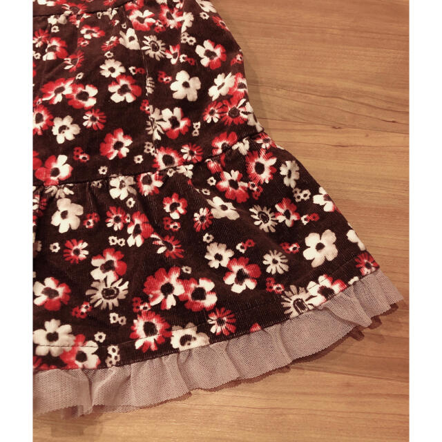 BeBe(ベベ)の美品【BeBe べべ】花柄　スカート  130 キッズ/ベビー/マタニティのキッズ服女の子用(90cm~)(スカート)の商品写真