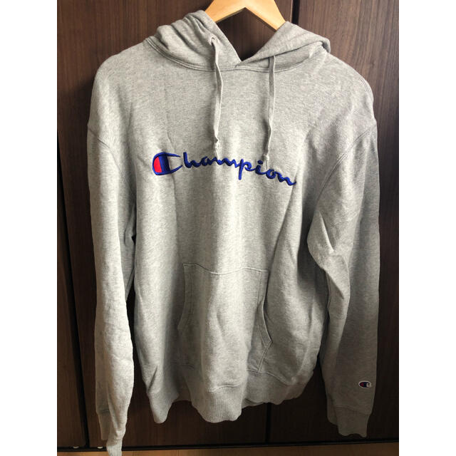 Champion(チャンピオン)のChampion チャンピオン 刺繍ロゴ　パーカー メンズのトップス(パーカー)の商品写真