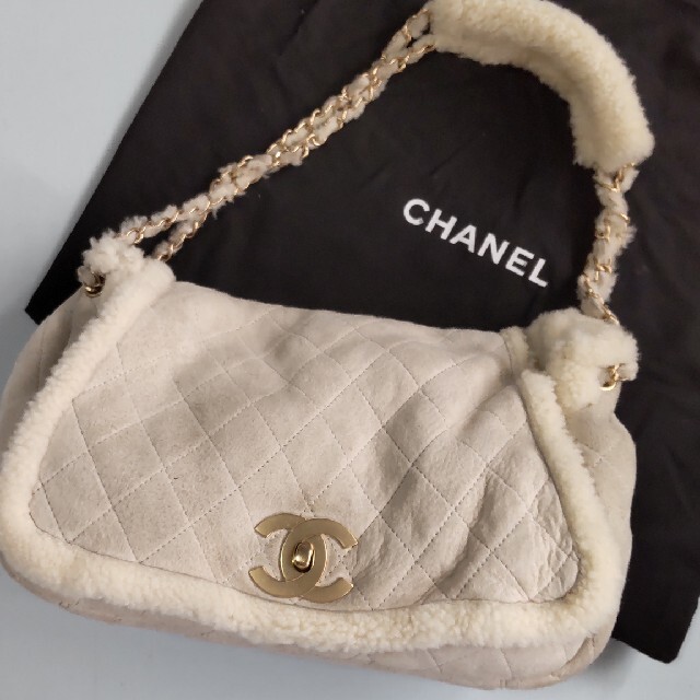 CHANEL　希少　ムートンショルダーバック