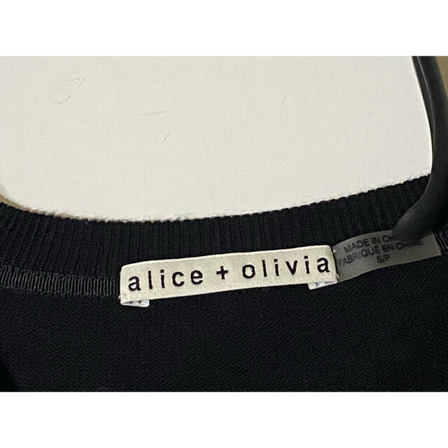 Alice+Olivia(アリスアンドオリビア)のアリス＋オリビア　カーディガン　トップス　美品 レディースのトップス(カーディガン)の商品写真