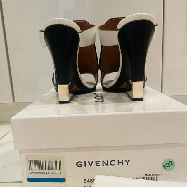 GIVENCHY(ジバンシィ)の超美品　ジパンシィ★ 先取り♬サンダル レディースの靴/シューズ(サンダル)の商品写真