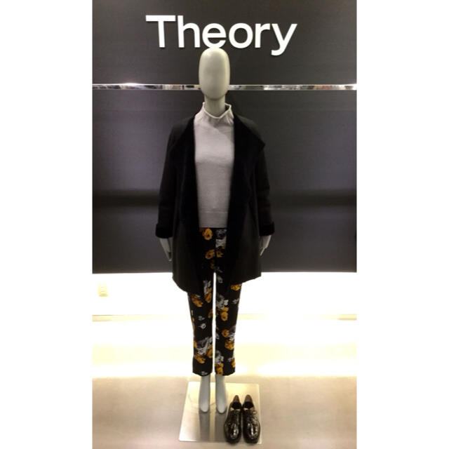 Theory リバーシブル ムートンコート 定価34.7万円