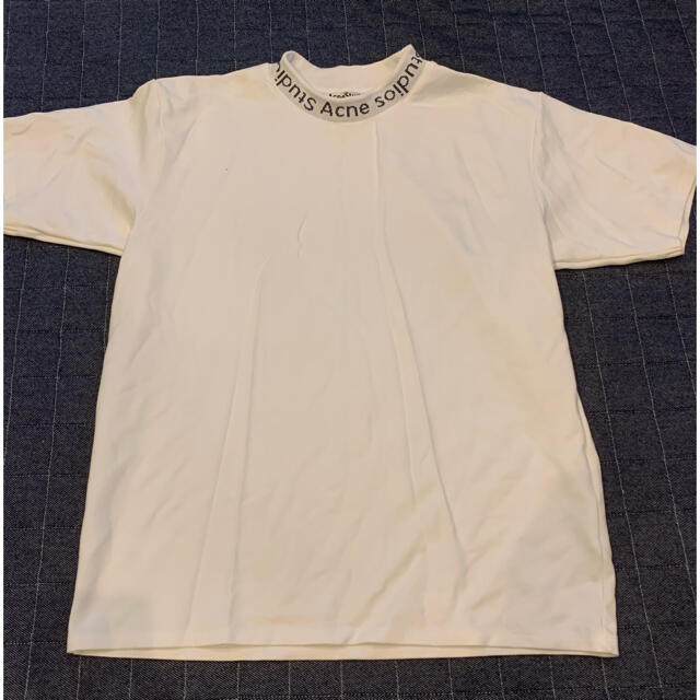 ACNE(アクネ)のacnestudios Tシャツ　ロゴ　ホワイト レディースのトップス(Tシャツ(半袖/袖なし))の商品写真