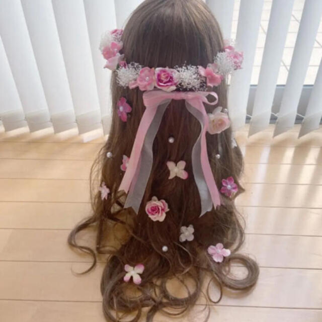 ラプンツェルハーフアップ髪飾り♡ピンク♡かすみ草 | フリマアプリ ラクマ