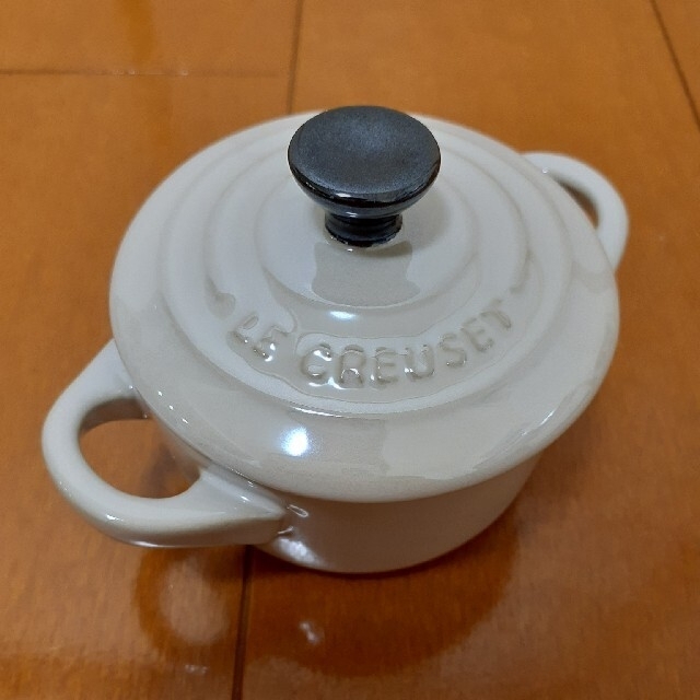 LE CREUSET(ルクルーゼ)のLE CREUSET ル・クルーゼ ミニココット　ホワイトラスター インテリア/住まい/日用品のキッチン/食器(食器)の商品写真