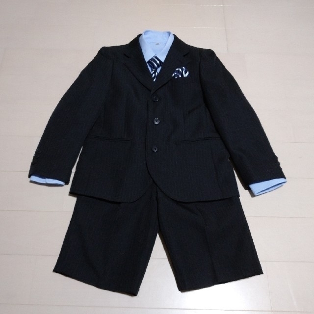 【美品】男の子用 スーツセット 120 キッズ/ベビー/マタニティのキッズ服男の子用(90cm~)(ドレス/フォーマル)の商品写真