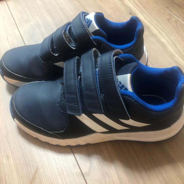 adidas(アディダス)のアディダス　スニーカー　21cm キッズ/ベビー/マタニティのキッズ靴/シューズ(15cm~)(スニーカー)の商品写真