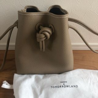 トゥモローランド(TOMORROWLAND)の美品 vasic bond mini ボンドミニ sand サンド(ハンドバッグ)