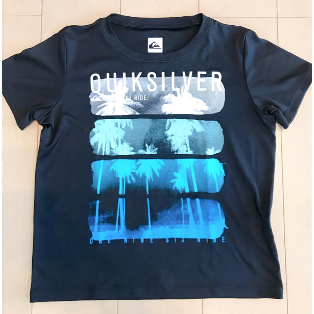 QUIKSILVER(クイックシルバー)のラッシュガード（140センチ） キッズ/ベビー/マタニティのキッズ服男の子用(90cm~)(Tシャツ/カットソー)の商品写真