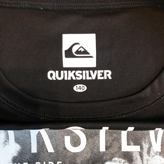 QUIKSILVER(クイックシルバー)のラッシュガード（140センチ） キッズ/ベビー/マタニティのキッズ服男の子用(90cm~)(Tシャツ/カットソー)の商品写真