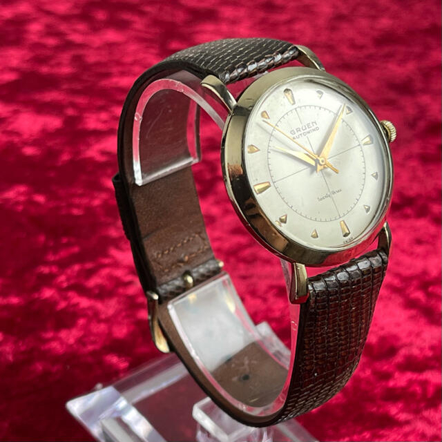 【防水、防磁、耐衝撃!1950'sグリュエン】丸形ゴールド自動巻メンズ腕時計 メンズの時計(腕時計(アナログ))の商品写真