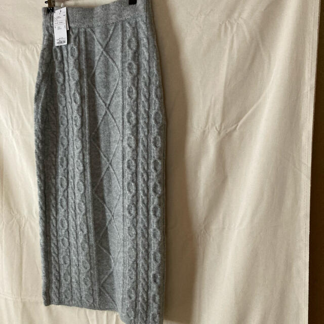 URBAN RESEARCH(アーバンリサーチ)のアーバンリサーチ　ニットロングスカート未使用 レディースのスカート(ロングスカート)の商品写真