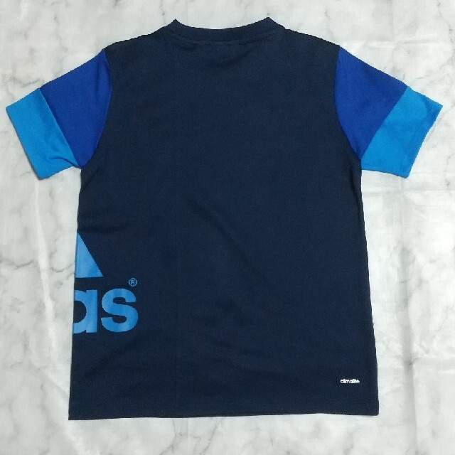 adidas(アディダス)のadidas Tシャツ 140 キッズ/ベビー/マタニティのキッズ服男の子用(90cm~)(Tシャツ/カットソー)の商品写真