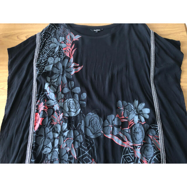 DESIGUAL(デシグアル)の『専用』デシグアルのポンチョプルオーバー(used品)黒 レディースのトップス(シャツ/ブラウス(長袖/七分))の商品写真