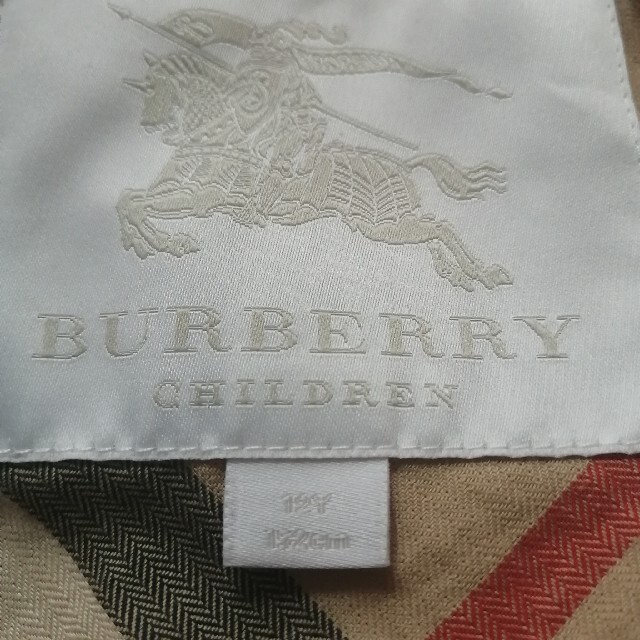 BURBERRY(バーバリー)の【値下げ】BURBERRY トレンチコート 152cm キッズ/ベビー/マタニティのキッズ服女の子用(90cm~)(コート)の商品写真