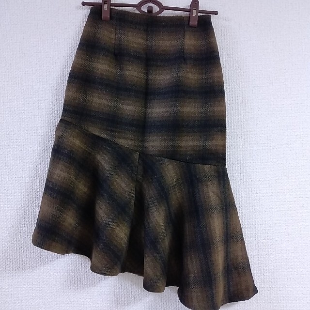 GU(ジーユー)のMISA様専用　未使用　タグ付　マーメイドスカート　GU　チェック柄　 レディースのスカート(ロングスカート)の商品写真
