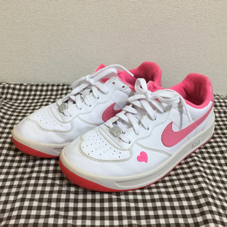 ナイキ(NIKE)のナイキ ◇ スニーカー 23.5cm ピンク ハート(スニーカー)