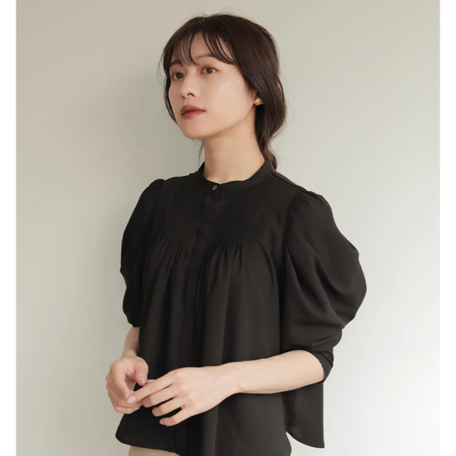 l'or ロル Pin tuck Blouse レディースのトップス(シャツ/ブラウス(長袖/七分))の商品写真