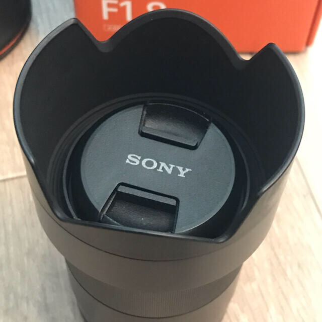 SONY(ソニー)のソニー Sonnar T* E 24mm F1.8 ZA SEL24F18Z  スマホ/家電/カメラのカメラ(レンズ(単焦点))の商品写真