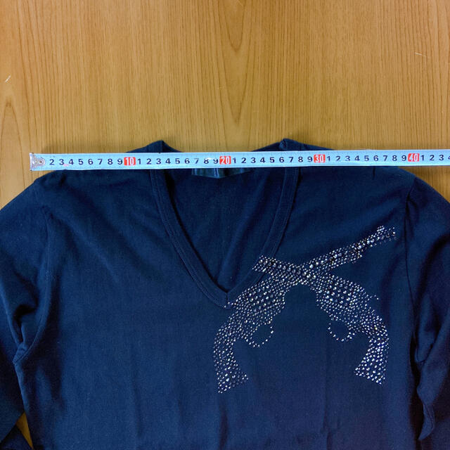 roar(ロアー)の美品！　ロアー　オールスワロフスキーカットソー　サイズ1  ヘマタイトカラー メンズのトップス(Tシャツ/カットソー(七分/長袖))の商品写真