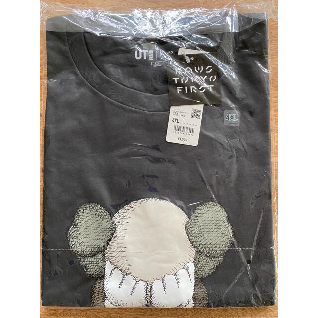 UNIQLO(ユニクロ)の新品　4XL UNIQLO KAWS Tシャツ　ユニクロ　カウズ　ストリート メンズのトップス(Tシャツ/カットソー(半袖/袖なし))の商品写真