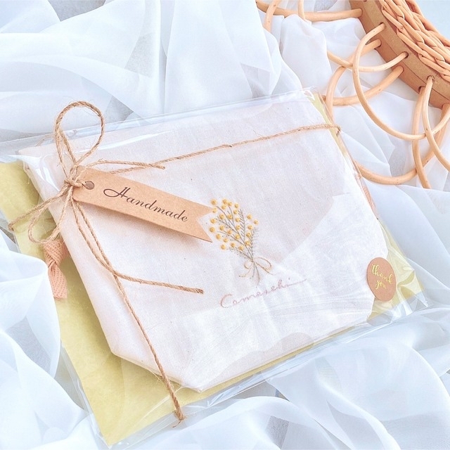 ミモザ” ほっこり刺繍巾着袋 (𝐿サイズ・大きめ・フリルなし)の通販 by ...