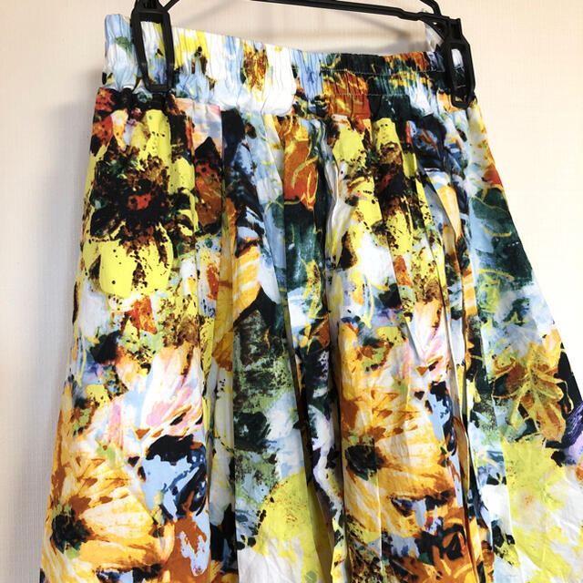 GRL(グレイル)の水彩花柄スカート　ミモレ丈　ロングスカート レディースのスカート(ロングスカート)の商品写真