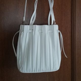 ザラ(ZARA)のZARA ワッフル ショルダーバッグ(ショルダーバッグ)