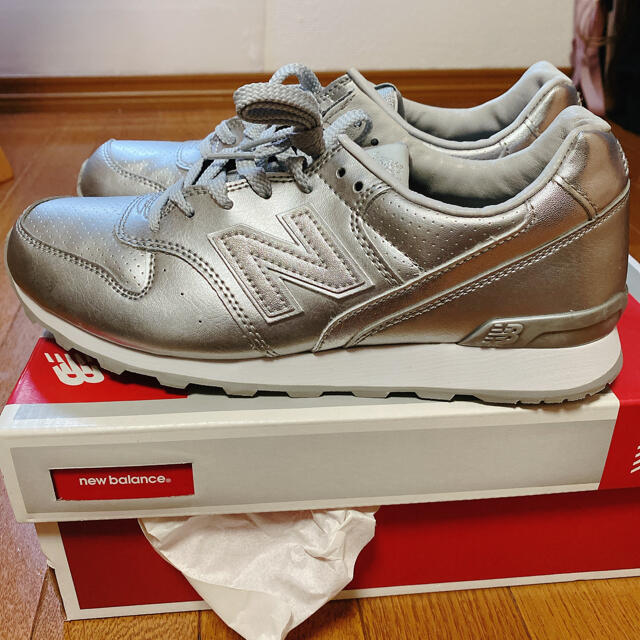 New Balance(ニューバランス)のぞうママ様専用　WR996 ED シルバー レディースの靴/シューズ(スニーカー)の商品写真