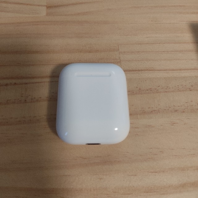 Apple(アップル)のApple AirPods ジャンク MMEF2J/A スマホ/家電/カメラのオーディオ機器(ヘッドフォン/イヤフォン)の商品写真