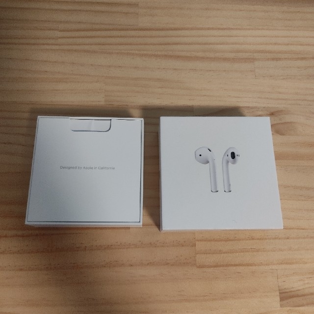 Apple(アップル)のApple AirPods ジャンク MMEF2J/A スマホ/家電/カメラのオーディオ機器(ヘッドフォン/イヤフォン)の商品写真