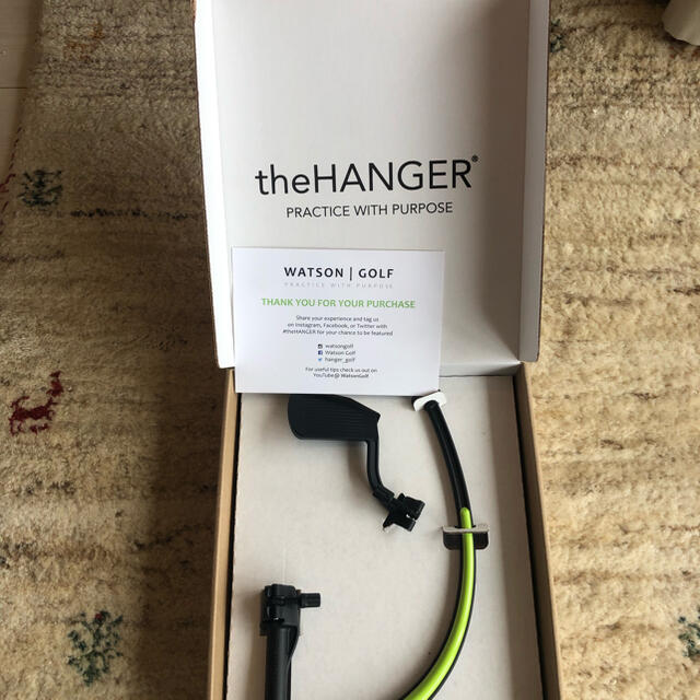 the HANGER ザ　ハンガー右利き用 ゴルフスイング練習器具