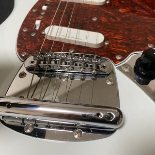 フェンダー(Fender)のFender Squier ムスタング ダンカン搭載  人気色 美品 18年製(エレキギター)