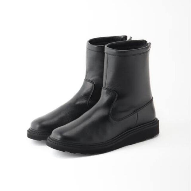 L'Appartement DEUXIEME CLASSE(アパルトモンドゥーズィエムクラス)のカミナンド TRECK SOLE BACK ZIP BOOTS   レディースの靴/シューズ(ブーツ)の商品写真